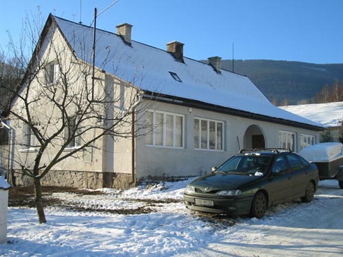 Cottage - front